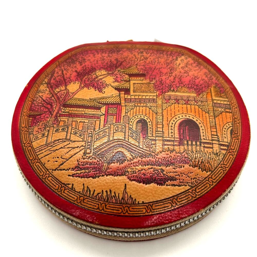 Vintage 1930's or 40's Leather‎ Powder Compact